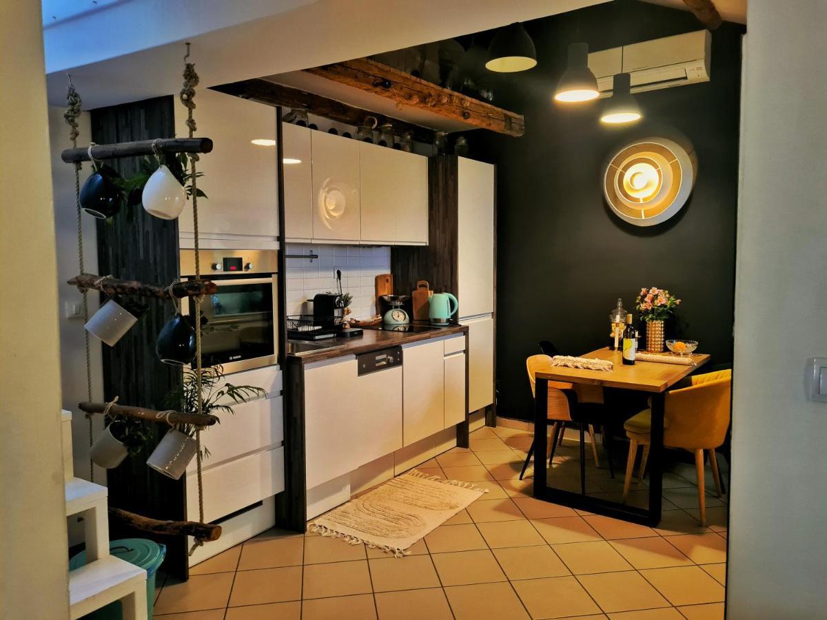 Grisia 26 Apartment โรวีน ภายนอก รูปภาพ